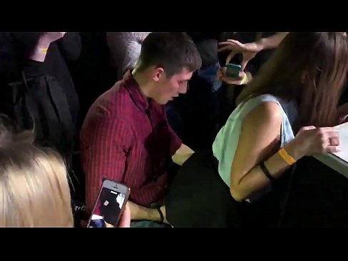 ❤️ Sex nyata dina nightclub Rusia. gadis Rusia 18 taun heubeul dina anus jeung heunceut fucked di nightclub a ❤ video seks dina su.taxiporec.top ️❤
